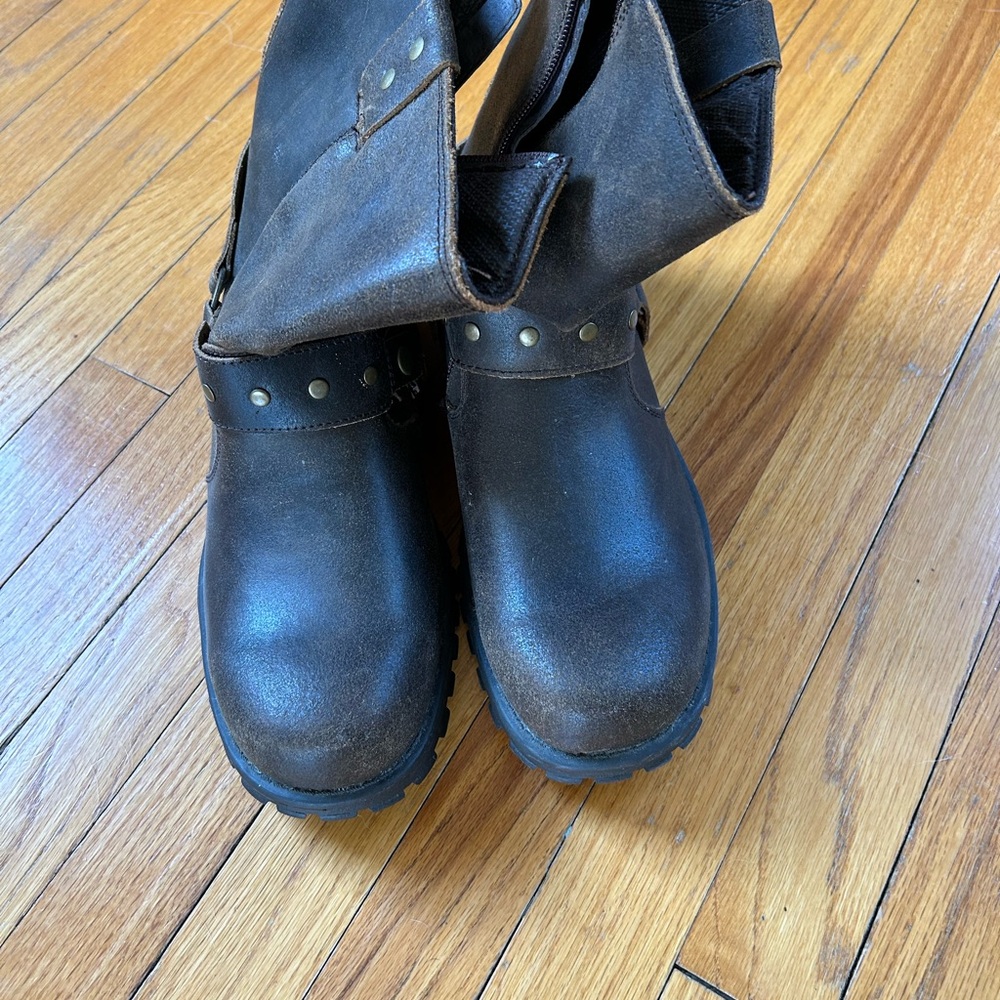 Men’s Skechers Brown Leather Boots NWOB Size 10.5